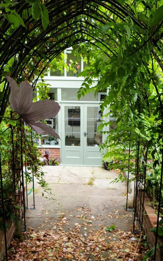 The Old Vicarage Bed & Breakfast Shrewsbury Exterior photo